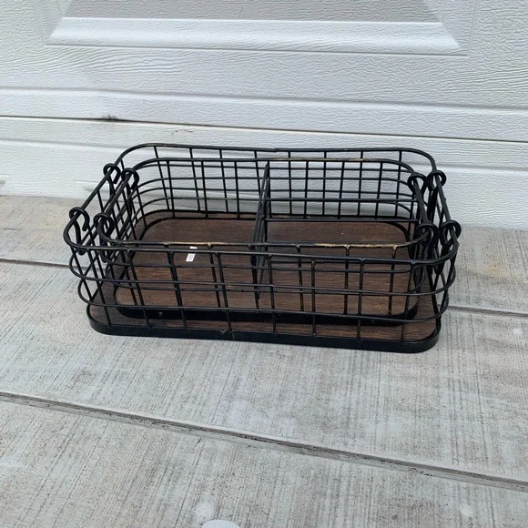 Rustic Nesting Wire Storage Baskets w Wood Base Farmhouse Organizer Set Handles
